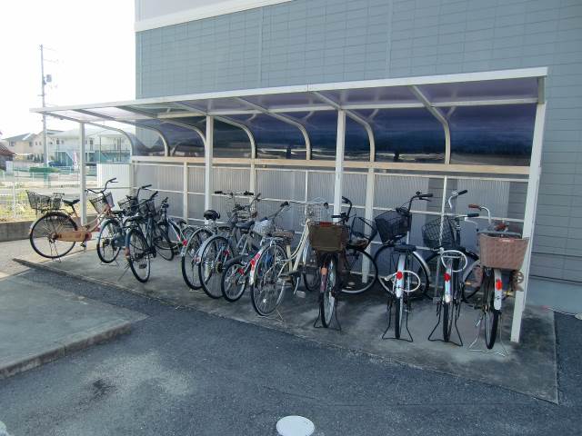 Other common areas. Bicycle-parking space ☆