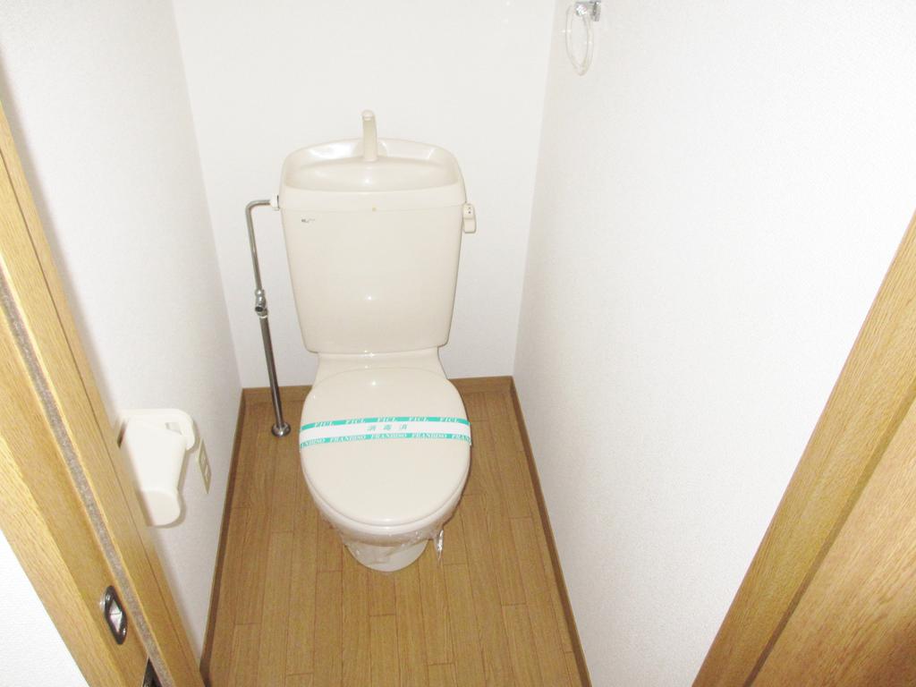 Toilet.  ☆  ☆  ☆ image ☆  ☆  ☆