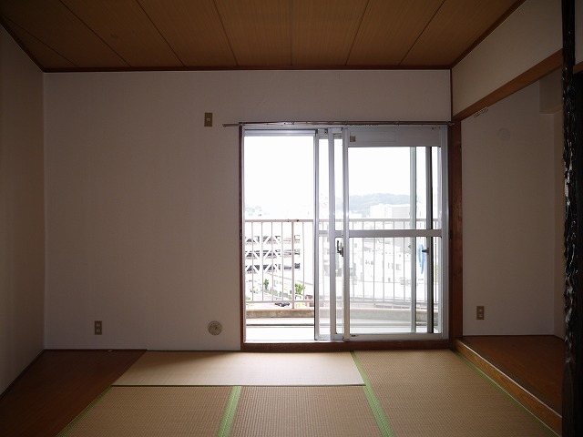 Other room space. Japanese-style room (3) 6 tatami Alcove Yes