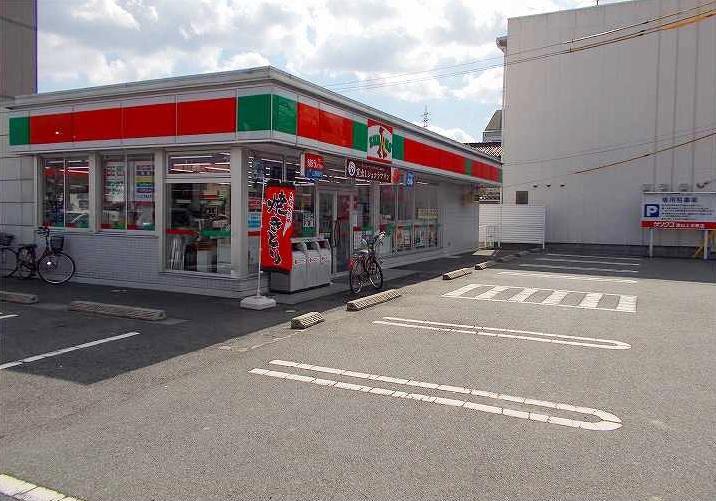 Convenience store. Thanks 73m to Kurashiki Oimatsu Machiten (convenience store)