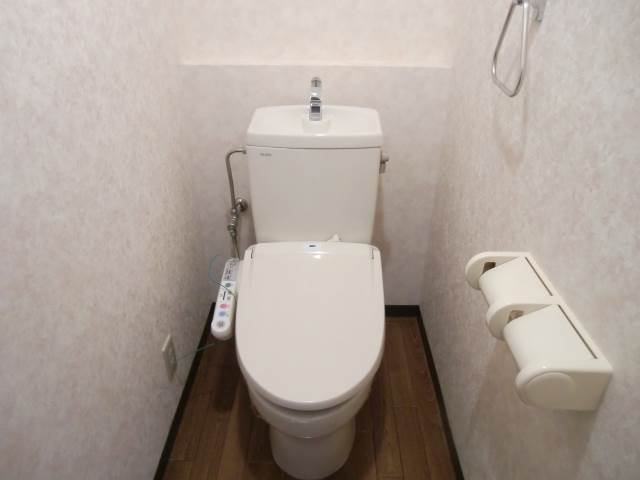 Toilet. With Washlet ☆