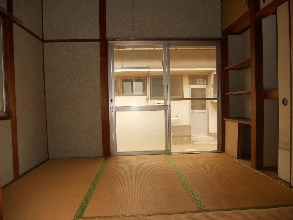 Other room space. South Japanese-style room 4.5 Pledge with storage