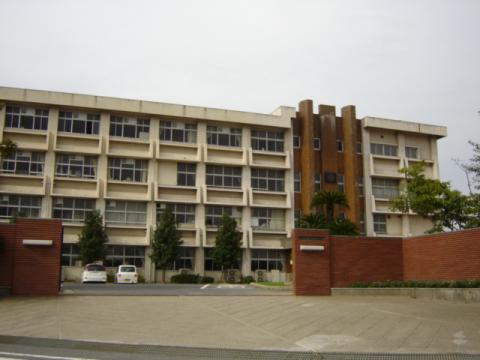 Junior high school. 1714m to Kurashiki Municipal Kurashiki first junior high school