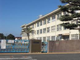 Primary school. Nakasu up to elementary school (elementary school) 760m