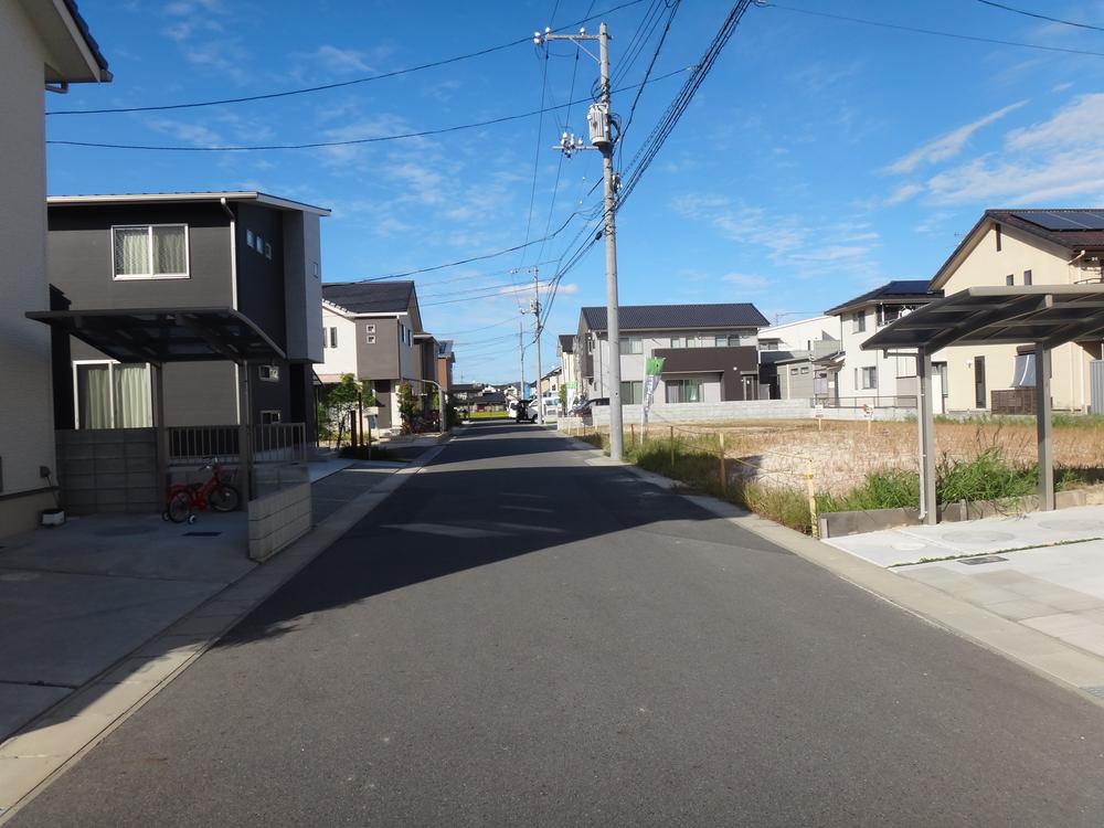 Local land photo. Spacious 6m road