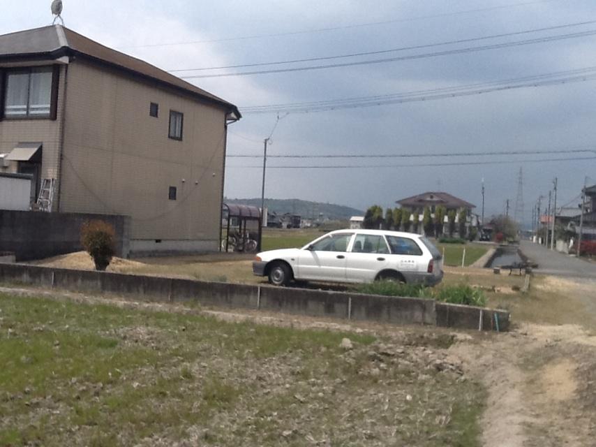 Local photos, including front road. April 2013 shooting