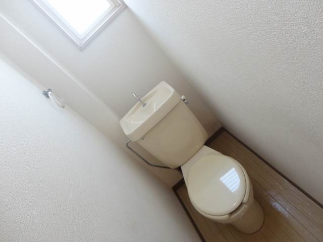 Toilet. It comes with a window to the toilet ☆