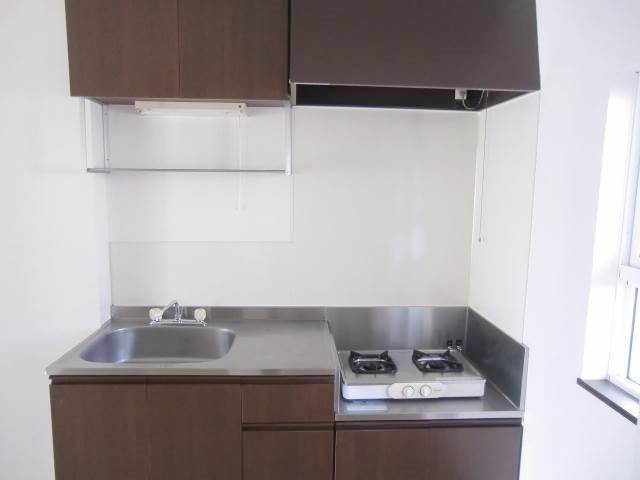 Kitchen.  ☆ Two-burner stove kitchen