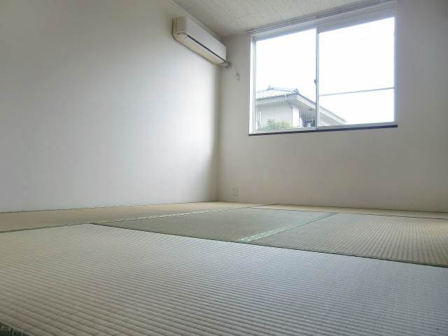 Other room space.  ☆ Air-conditioned Japanese-style!