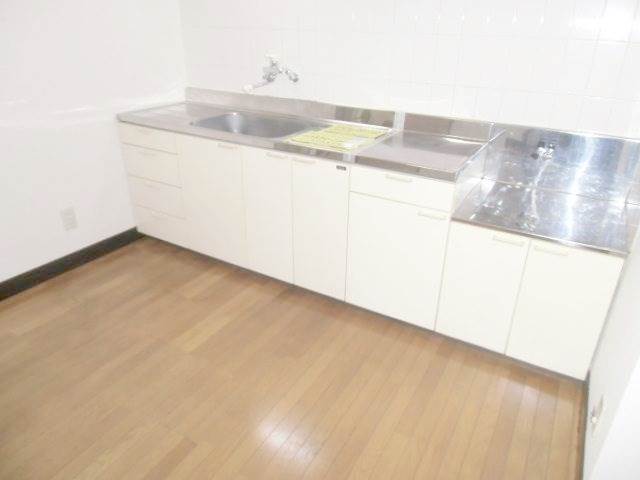 Kitchen. Also it has secured a wide space to cook ☆