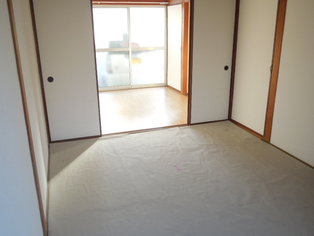 Living and room. 1F ・ It is a Japanese-style room 6.0 quires !!