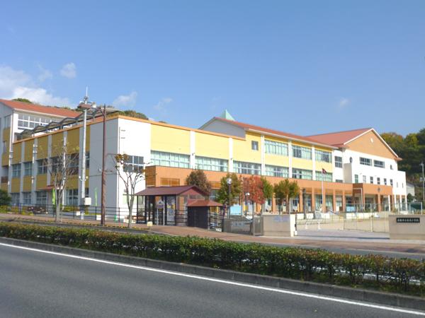 Primary school. 640m to Nagao Elementary School