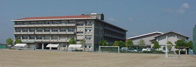 Junior high school. Minami Junior 1244m High to School (Junior High School)