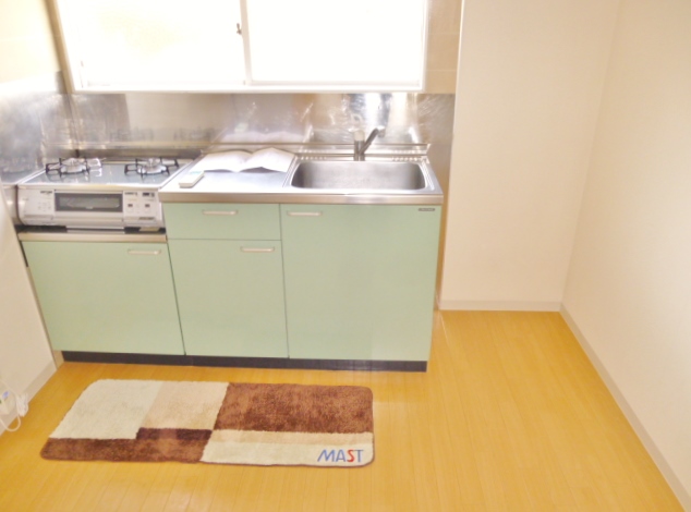 Kitchen. Kitchen! 2-neck with gas stove