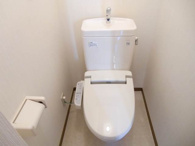 Toilet. Bidet ☆