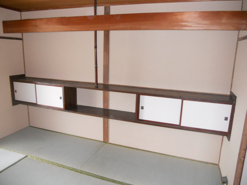 Receipt. 2F Japanese-style room Display shelf