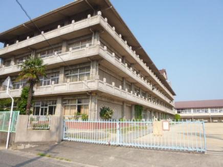 Primary school. KamiHisashi until elementary school 480m
