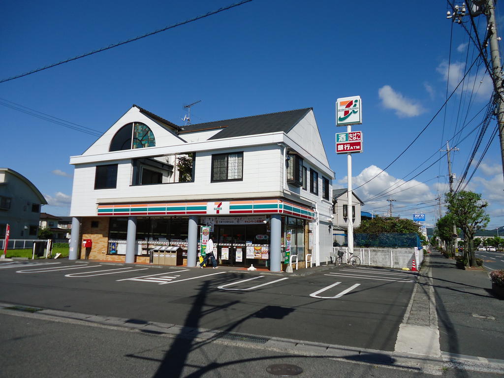 Convenience store. Seven-Eleven Kurashiki Yasue store up (convenience store) 311m