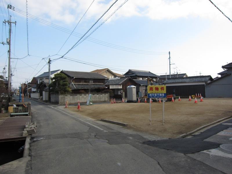 Local land photo. Local (12 May 2013) Shooting From the west road to the northeast side direction