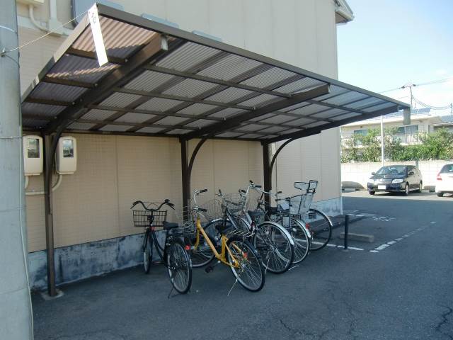 Other common areas. Bicycle-parking space ☆