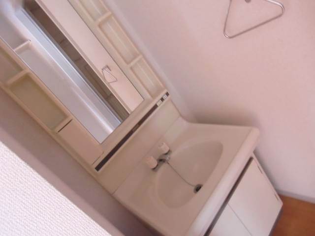 Washroom. Independent wash basin ☆