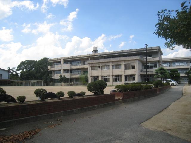 Primary school. 1280m to Kurashiki City Okada Elementary School