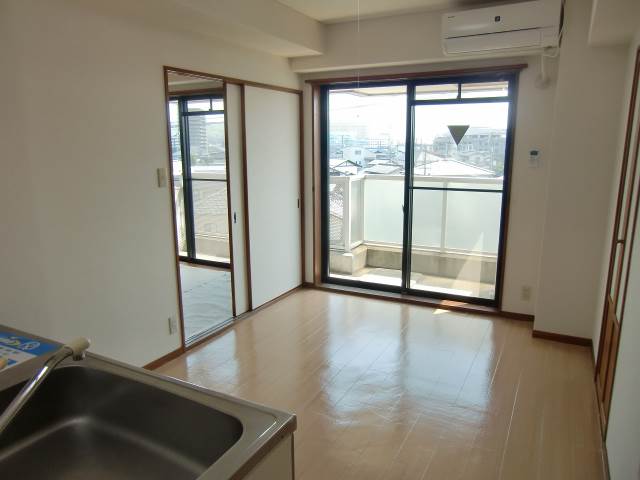 Living and room. Air-conditioned dining kitchen ☆