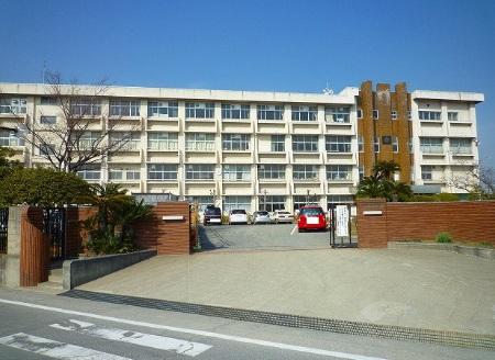 Junior high school. 1420m to Kurashiki Municipal Kurashiki first junior high school