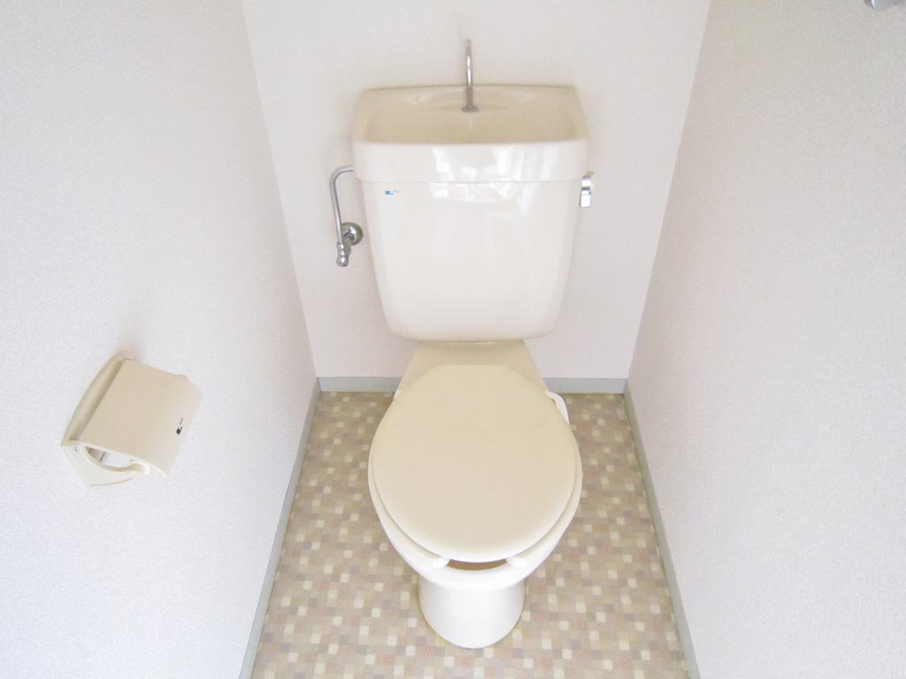 Toilet. (* ⌒O⌒ *) bus ・ Restroom