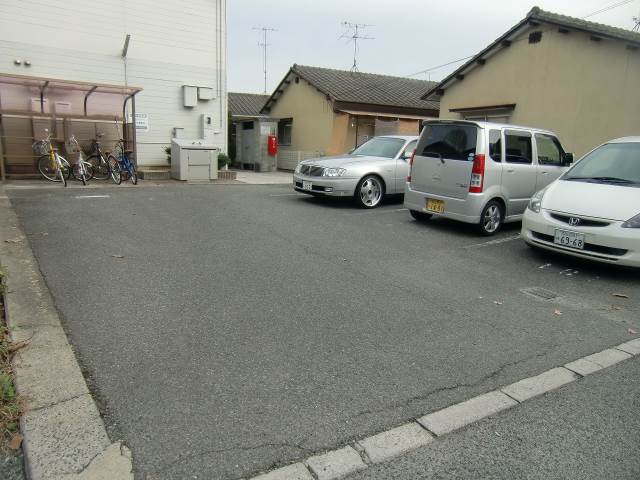 Parking lot. Parking ・ Bicycle parking ・ Garbage station ☆