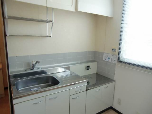 Kitchen. Two-burner stove can be installed ☆