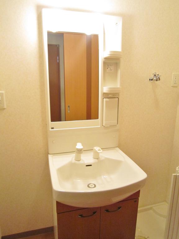 Washroom.  ☆ image ☆  With separate wash basin