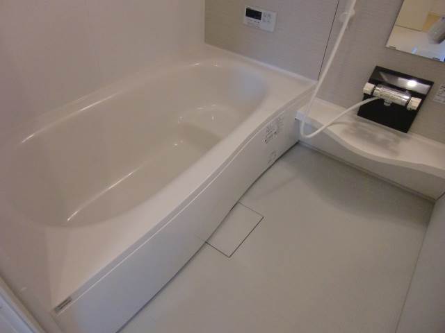 Bath. Spacious bath ☆