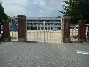 Primary school. Hayashima stand Hayashima to elementary school 2844m