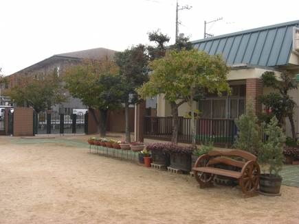 kindergarten ・ Nursery. Wakaba nursery school (kindergarten ・ 407m to the nursery)