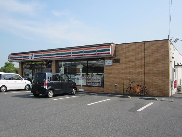 Convenience store. Seven-Eleven 575m to Kurashiki band high-shop