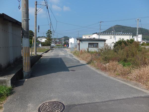 Local photos, including front road. South road