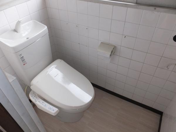 Toilet. Toilet warm water washing toilet seat exchange (2013 November)