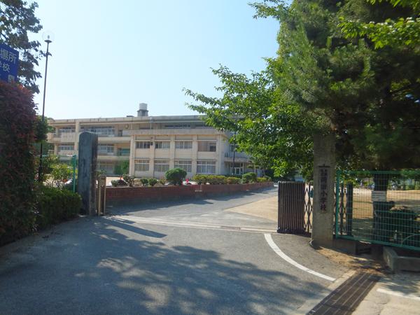 Primary school. 640m until Okada Elementary School