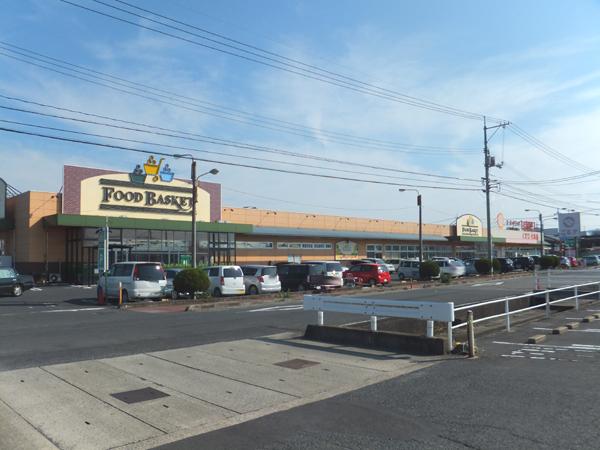 Supermarket. Nishina food basket Nishina to Mabi shop 1200m