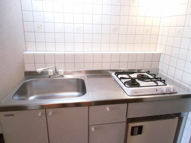 Kitchen. Two-burner stove ・ Mini-kitchen with refrigerator ☆