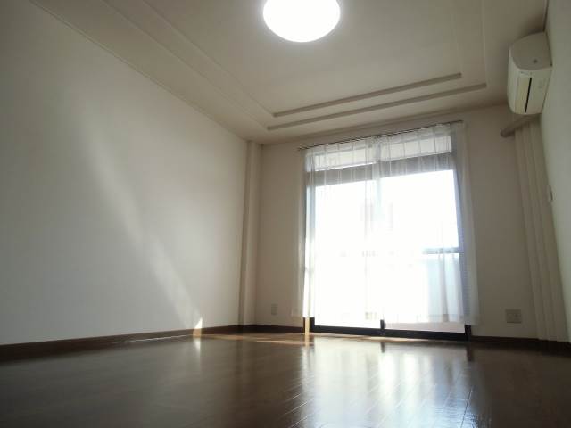 Living and room. illumination ・ Air-conditioned Western-style ☆