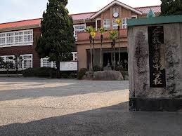 Junior high school. 830m to the west junior high school (junior high school)