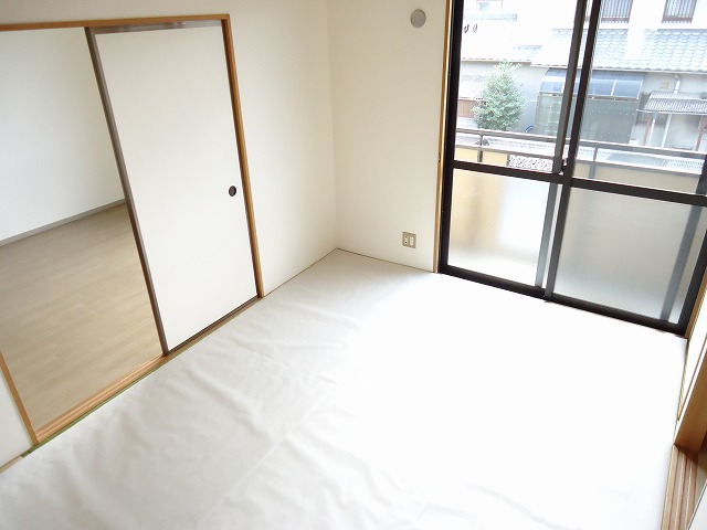 Other room space.  ※ The image is what was previously taken. In reference.