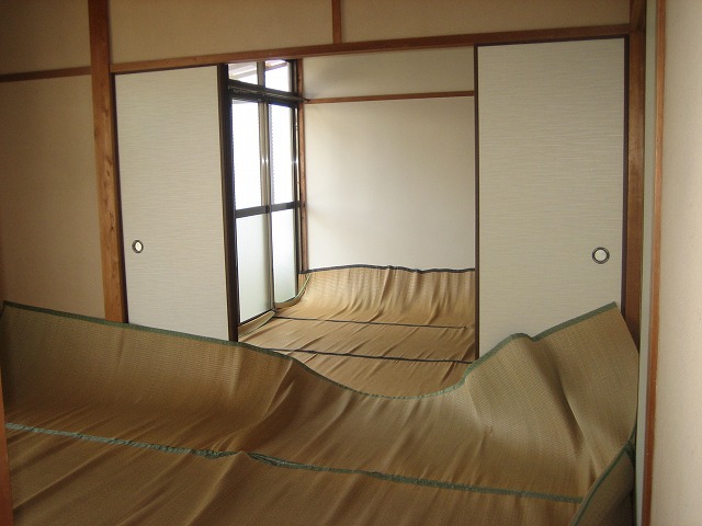 Living and room. Japanese-style room 6 tatami 2 between the More