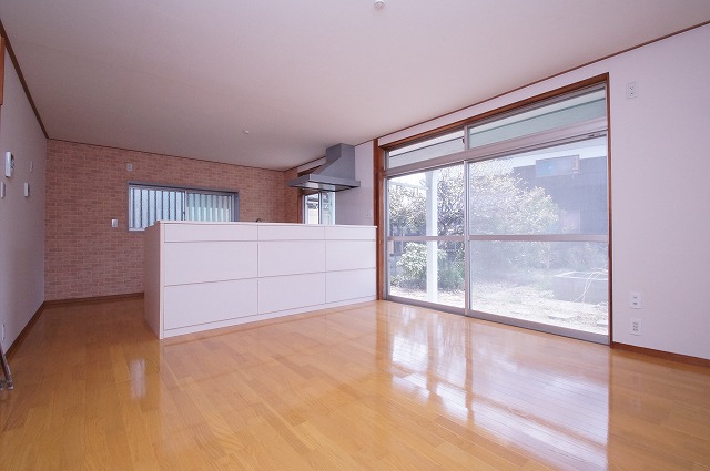 Living and room. Living spacious 14 pledge \ (^ o ^) /