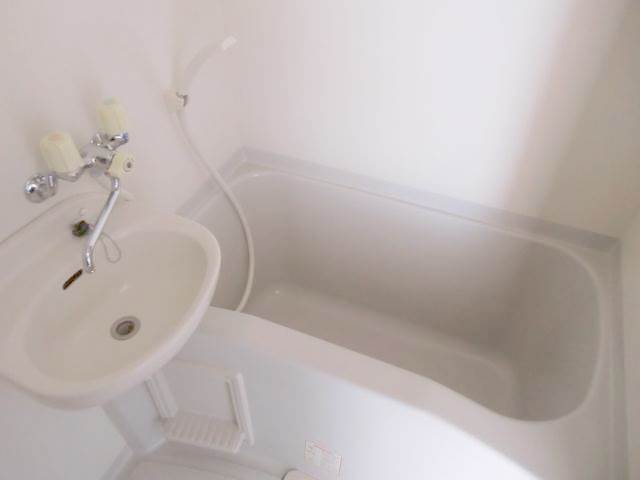 Bath.  ◆ Hot water supply ・ Shower