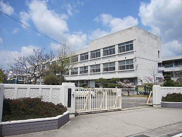 Primary school. 391m to Kurashiki Municipal Tamashima elementary school (elementary school)
