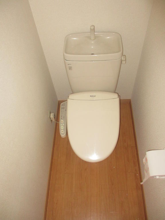 Toilet. (* ⌒O⌒ *) (* ⌒O⌒ *)