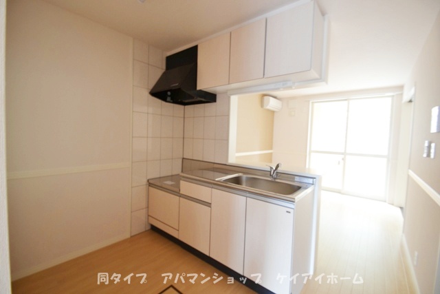 Kitchen.  ☆ The same specification ☆ Guests can enjoy a conversation while cooking in the face-to-face ☆